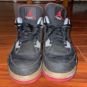 Air Jordan 4 Bred